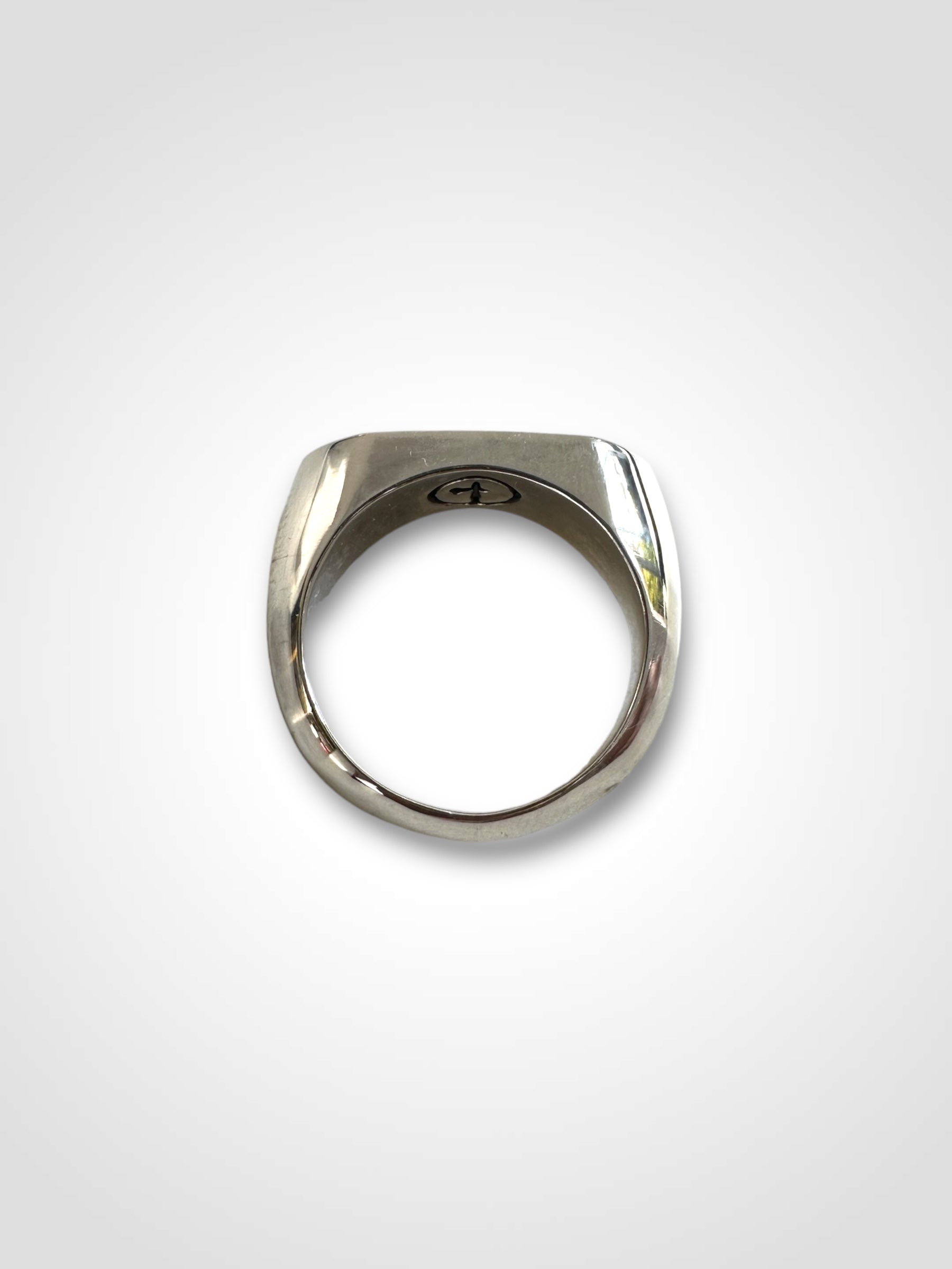 Anillo With Love